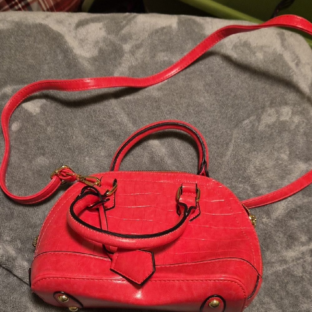 Elegant Red Croc-Embossed Handbag